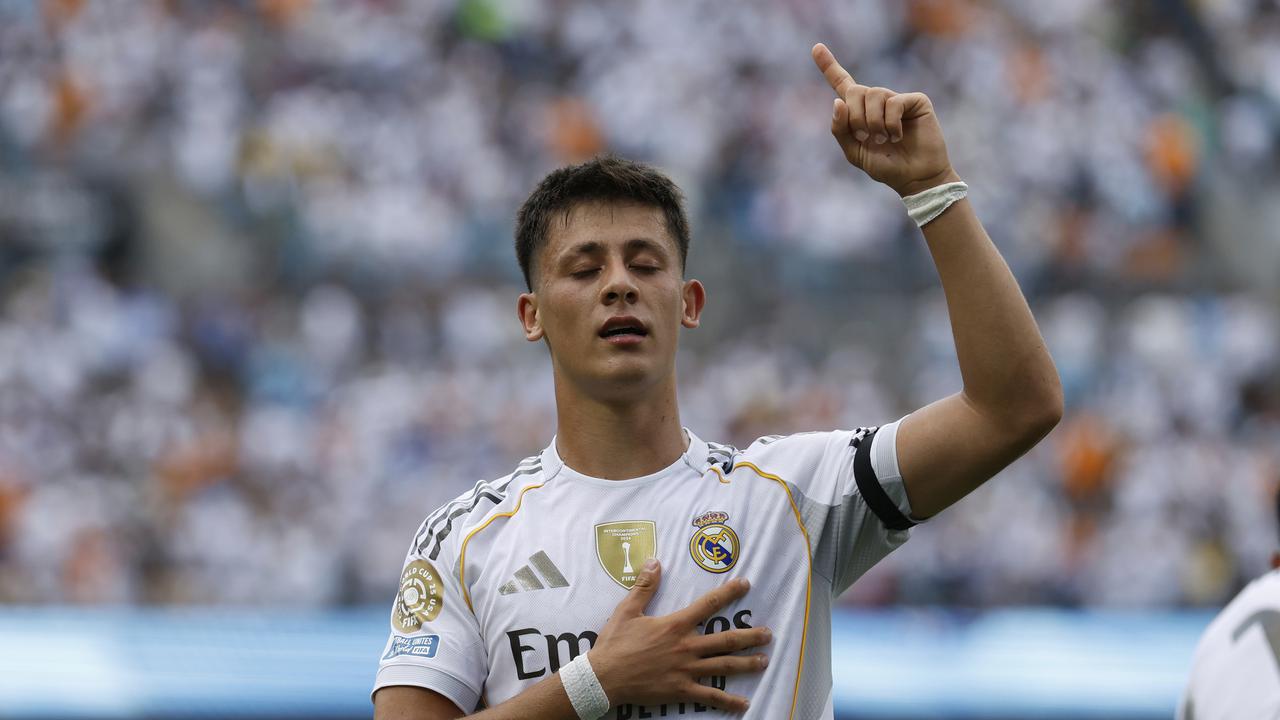 Arda Guler Mencetak Gol dari Jarak Hampir 70 Meter saat Real Madrid Mengalahkan Elche, Alvaro Arbeloa: Sangat Mengagumkan