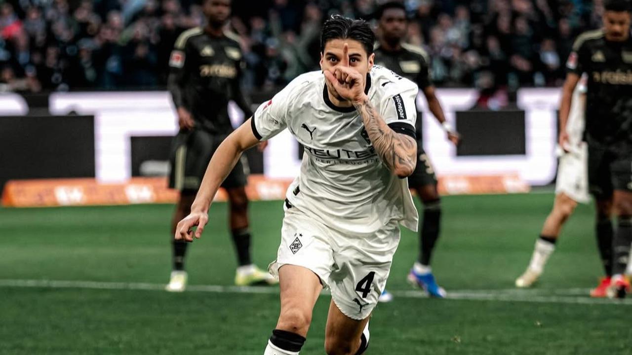 Kevin Diks Senang Menjadi Kapten Borussia Monchengladbach: Mengakhiri Clean Sheet dan Mengamankan 3 Poin