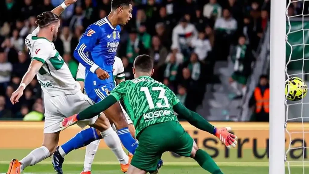 Betis Vs Girona, Anthony Malah Kena Kartu Merah